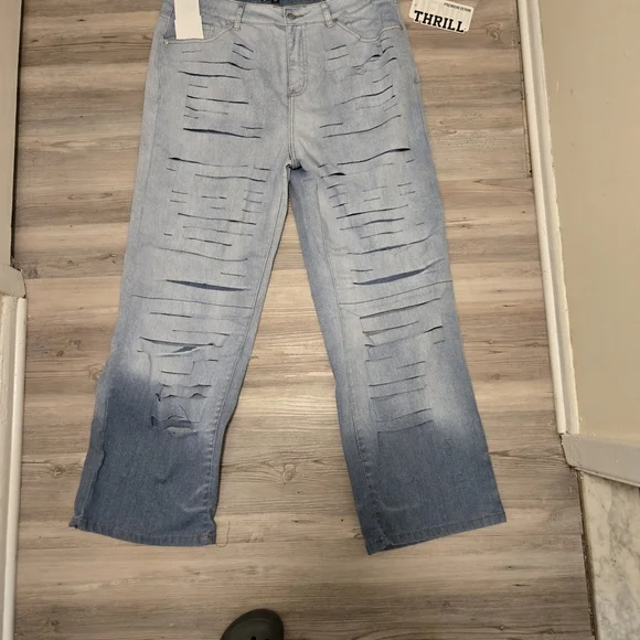 Super Distressed Trendy And Bold  Wide Leg Jeans Size 20 - Picture 2 of 8